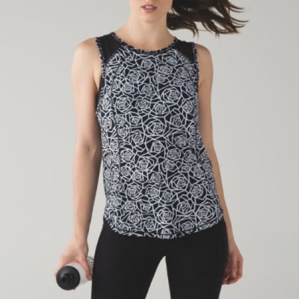 Lululemon Sculpt mesh cutout tank top in Posey black and white